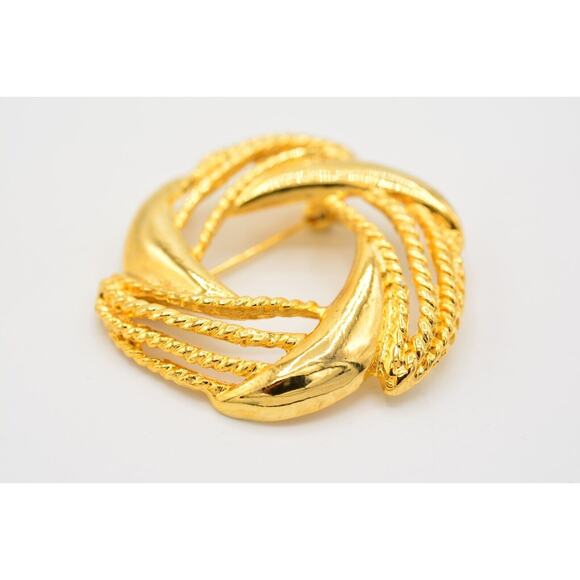 Vintage Round Pin Brooch Wreath Shiny Yellow Gold Tone Chunky Retro 1980s BinAC - Picture 10 of 12